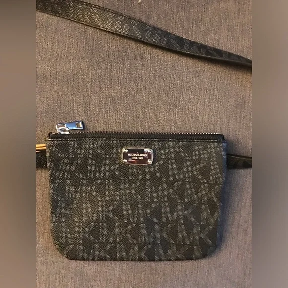 Belt Bag - Picture 3 of 8